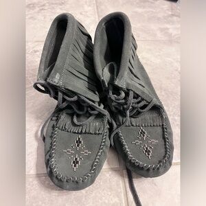 Manitobah mukluk moccasins